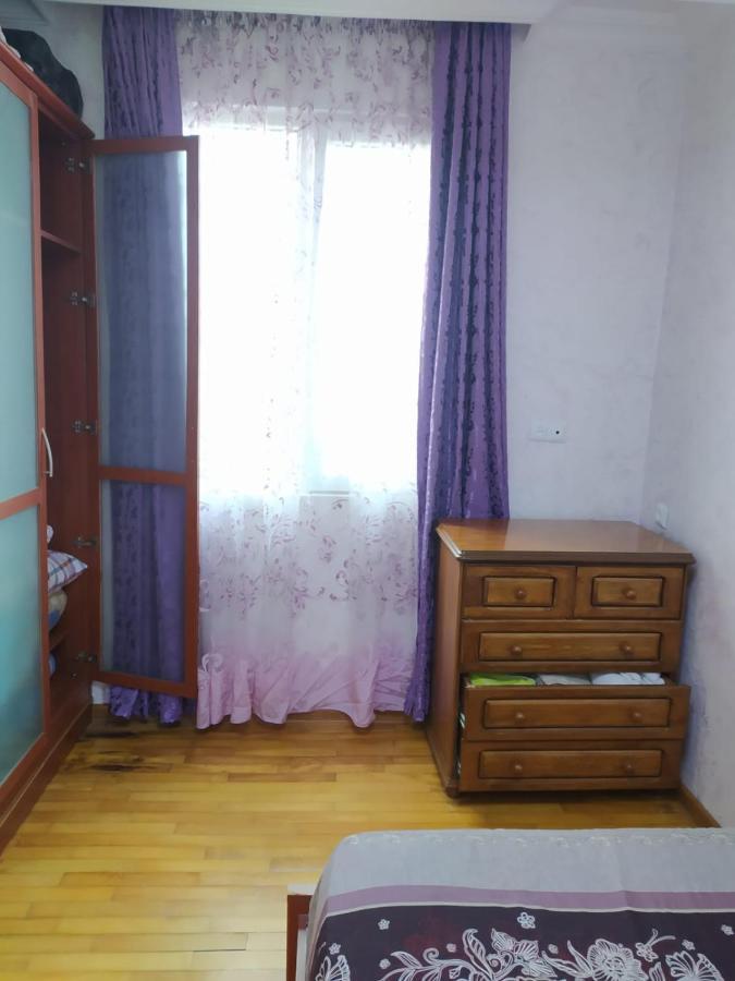 Apartment On 26 May Str Batumi Esterno foto