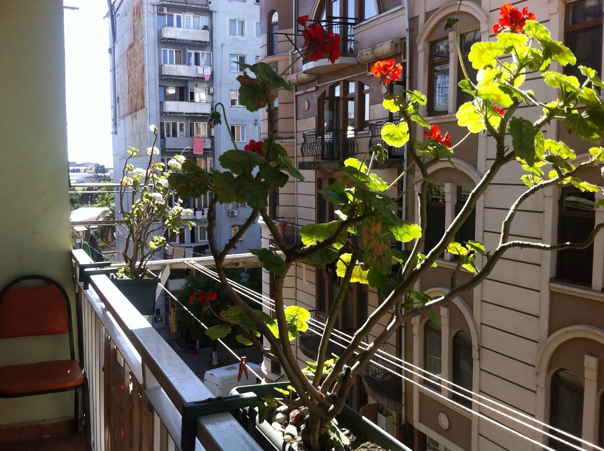 Apartment On 26 May Str Batumi Esterno foto