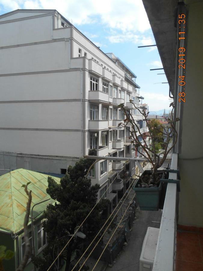 Apartment On 26 May Str Batumi Esterno foto